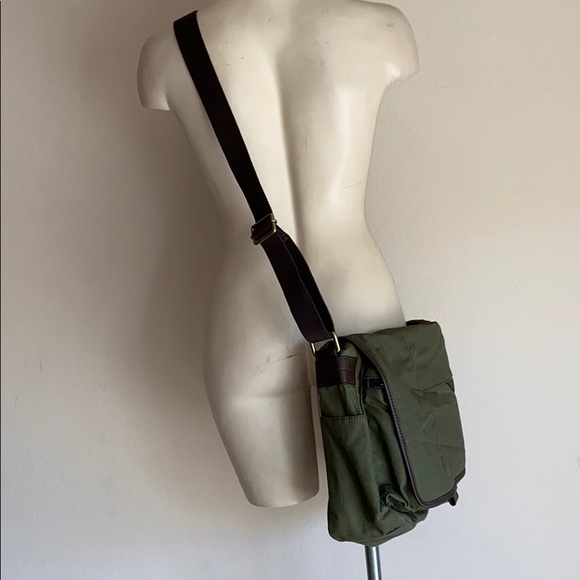 Fossil laptop Bag crossbody army green NWT - Picture 1 of 3